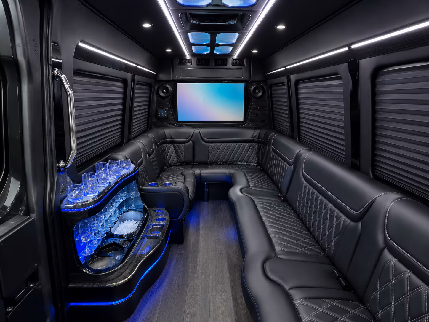 let warwickcharterbuscompany com handle team building and corporate event transportation across rhode island