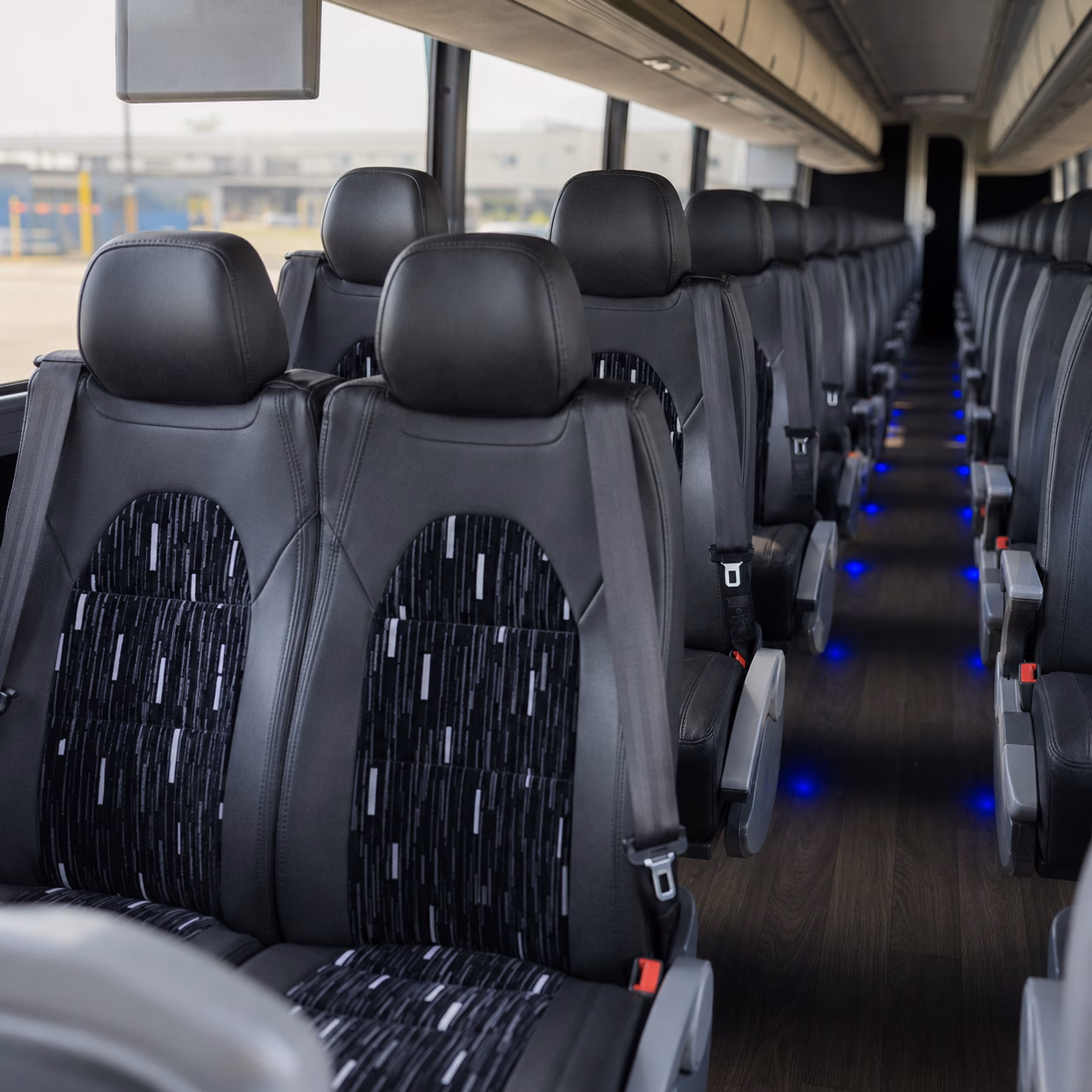 shuttle your guests between hotel blocks and your warwick or newport venue