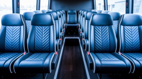 warwick 28 passenger minibus rental